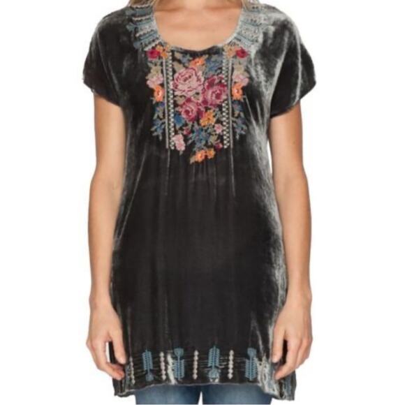 Johnny Was Nindi Velvet Embroidered Top Size Small Asymmetrical Hem Silk Blend - Picture 2 of 8